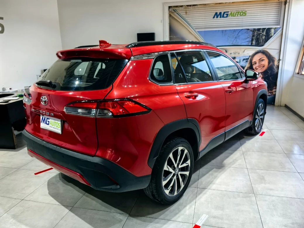 Toyota Corolla Cross — foto 8 de 15