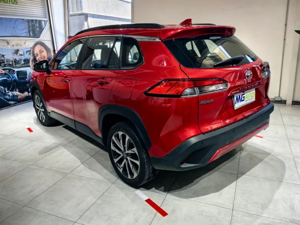 Toyota Corolla Cross — foto 10 de 15