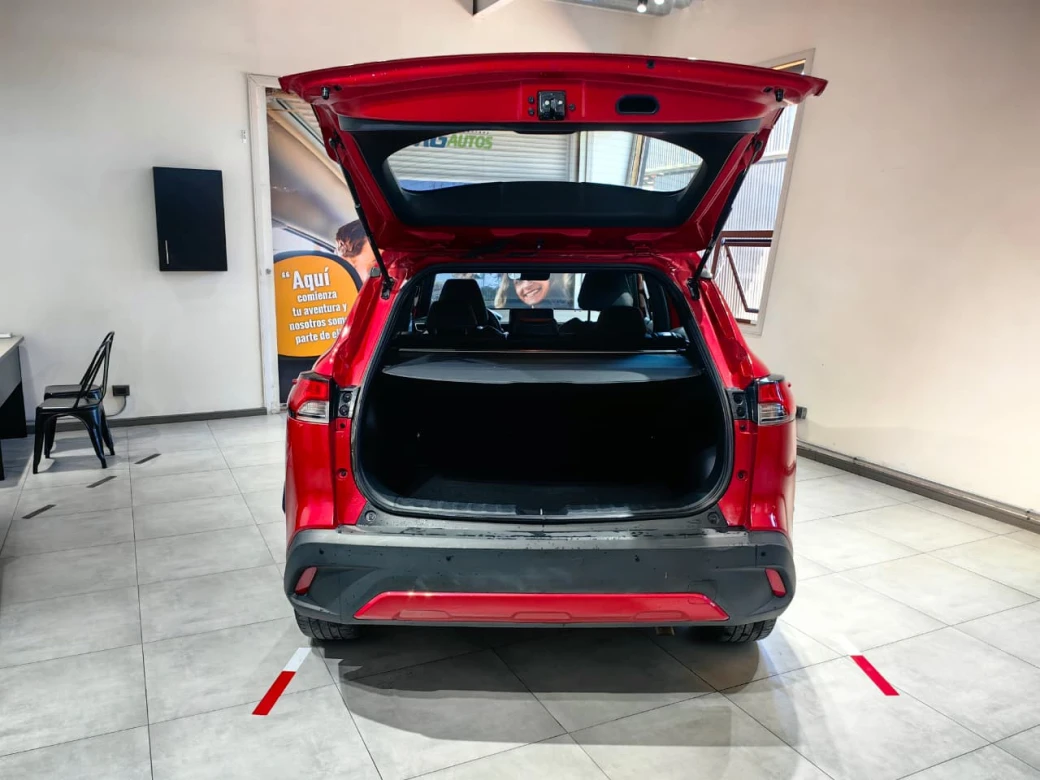 Toyota Corolla Cross — foto 12 de 15