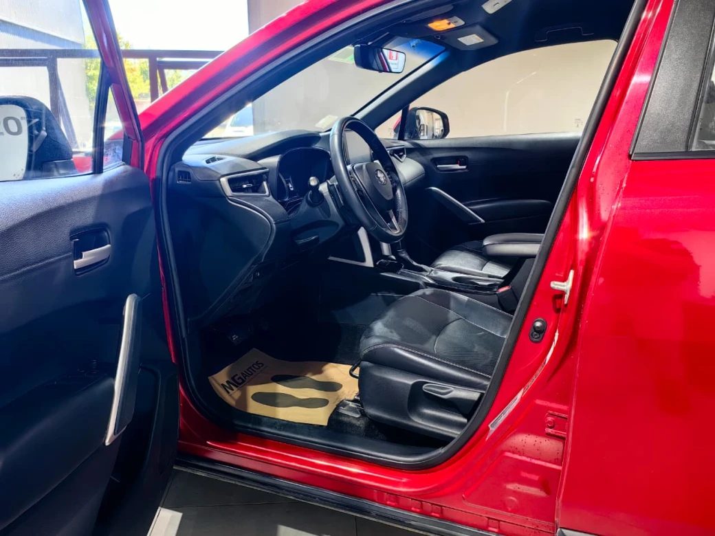 Toyota Corolla Cross — foto 14 de 15
