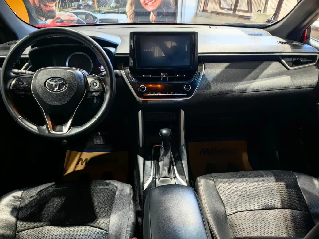 Toyota Corolla Cross — foto 15 de 15
