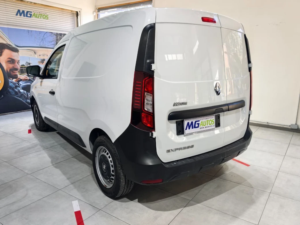 Renault Express — foto 4 de 11