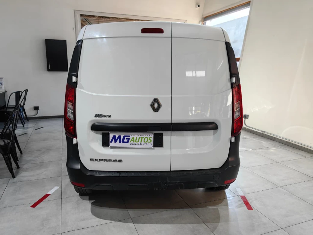 Renault Express — foto 8 de 11