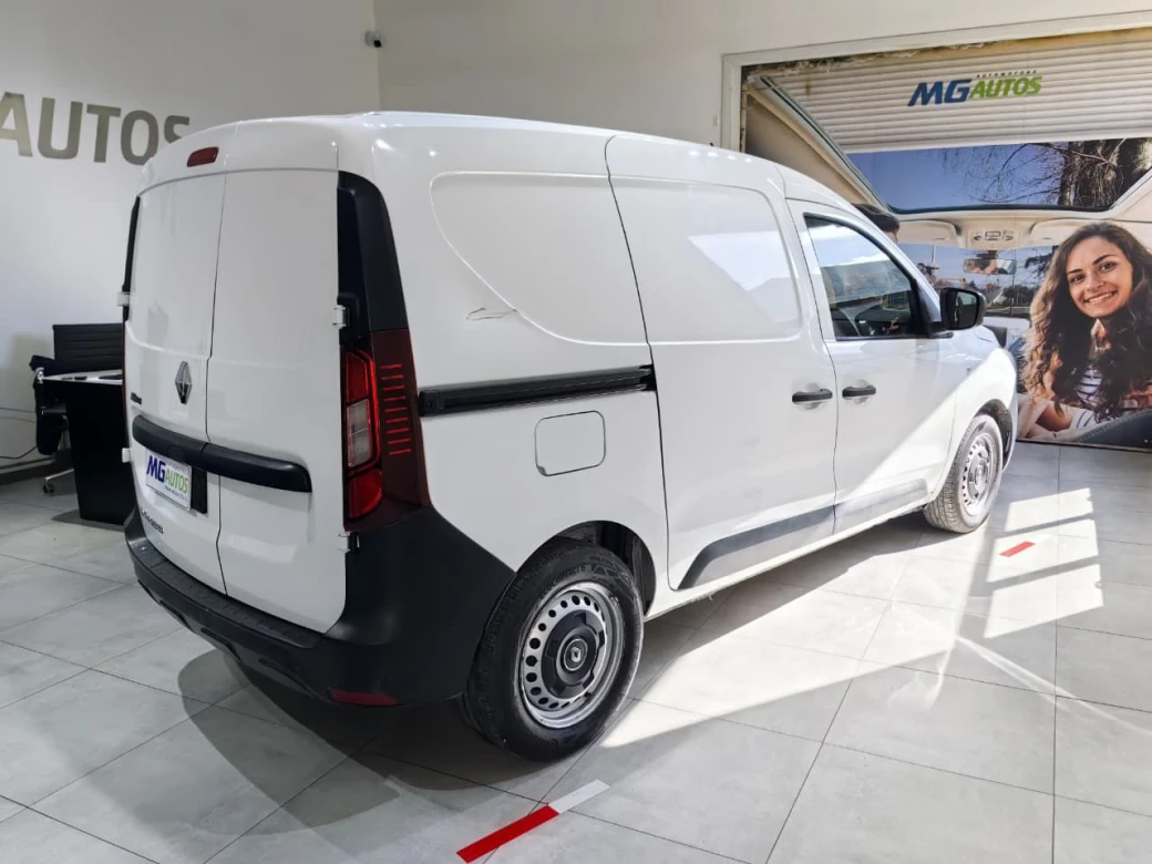 Renault Express — foto 9 de 11