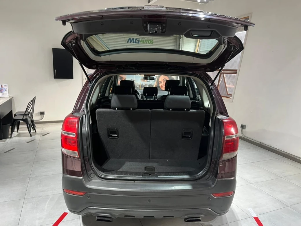 Chevrolet Captiva — foto 11 de 25