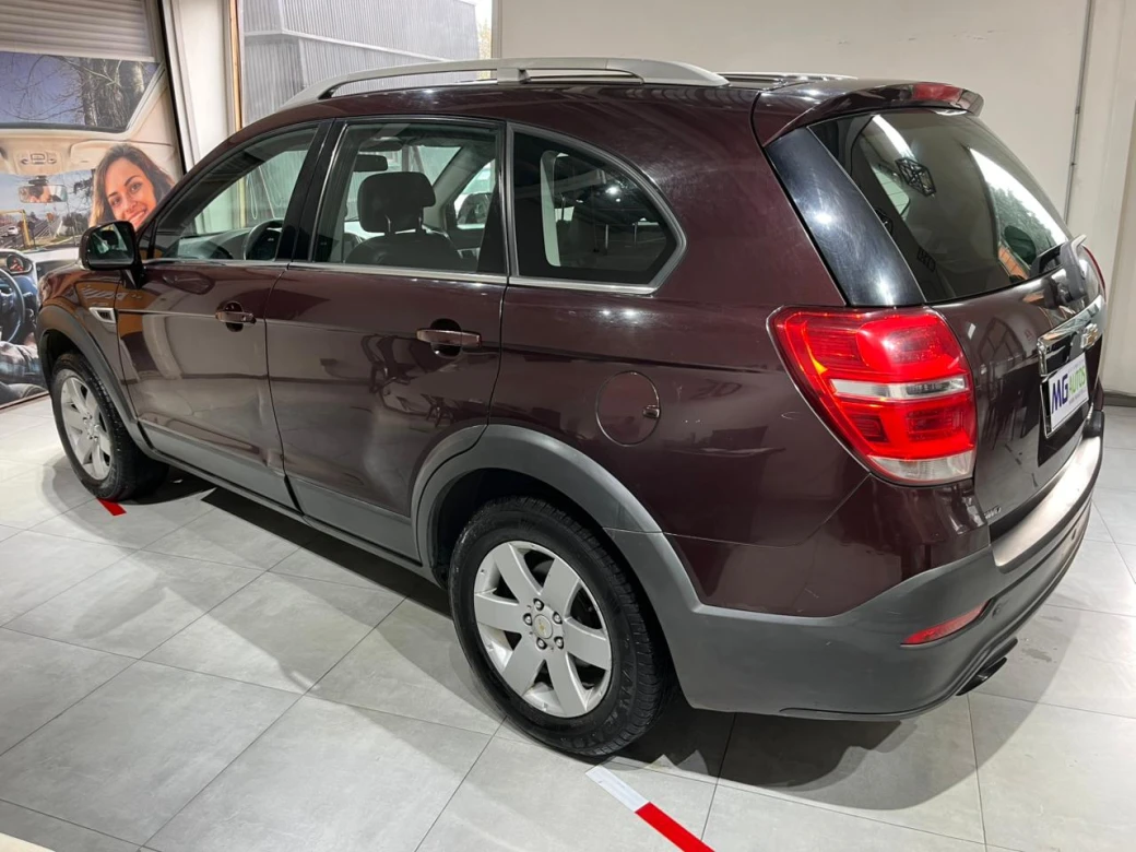 Chevrolet Captiva — foto 13 de 25