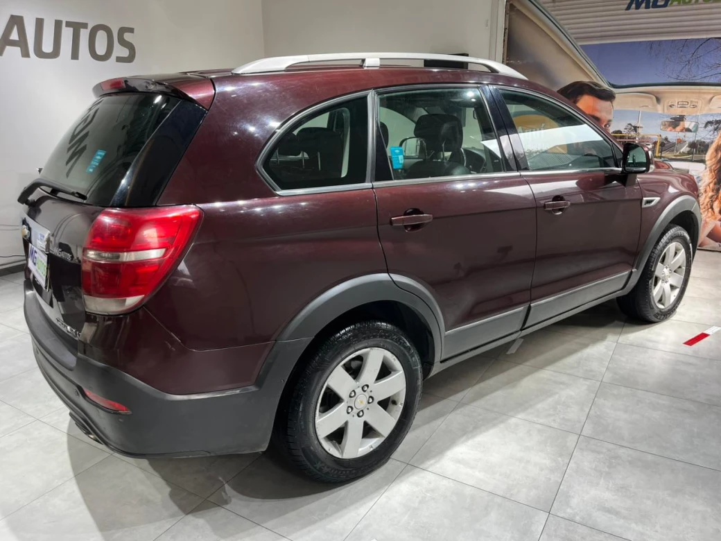 Chevrolet Captiva — foto 18 de 25