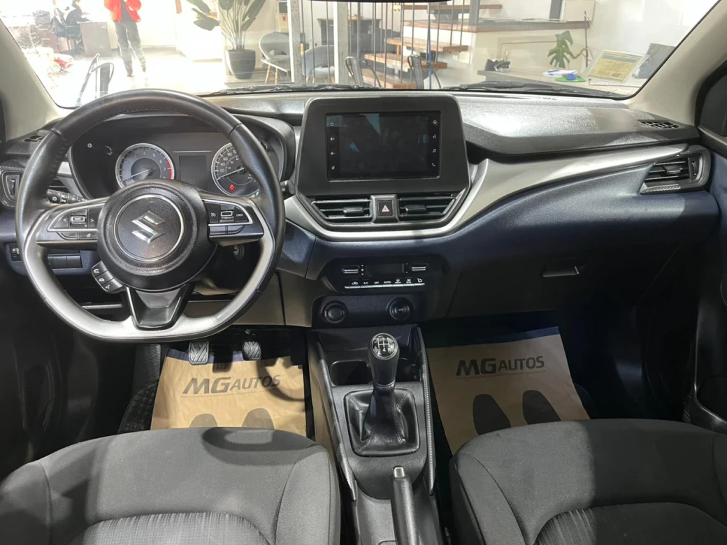 Suzuki New Baleno Gls Hb — foto 5 de 19