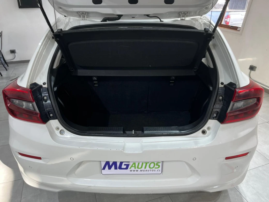 Suzuki New Baleno Gls Hb — foto 6 de 19