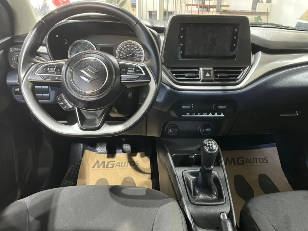 Suzuki New Baleno Gls Hb — foto 7 de 19