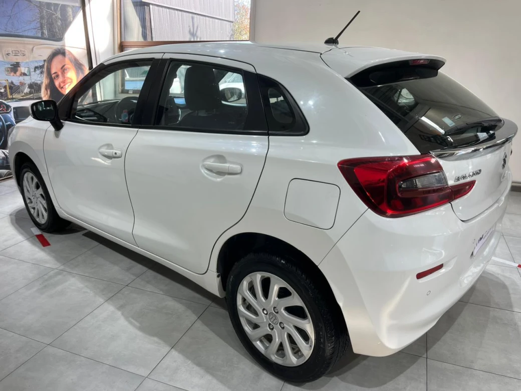 Suzuki New Baleno Gls Hb — foto 13 de 19