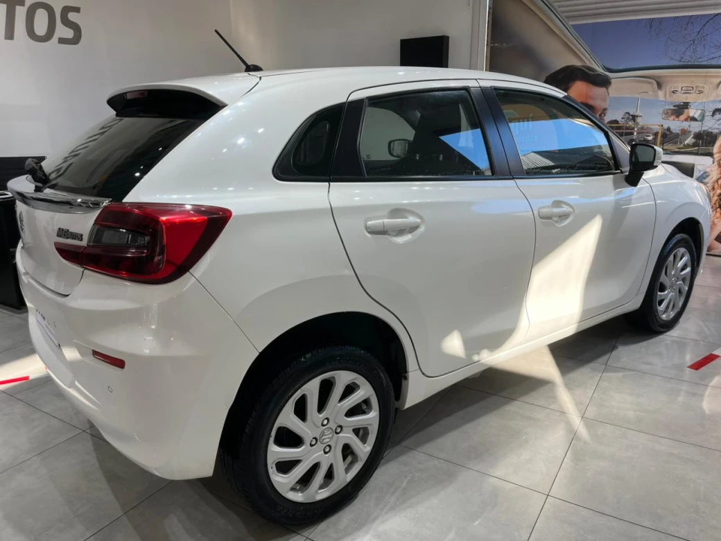 Suzuki New Baleno Gls Hb — foto 15 de 19