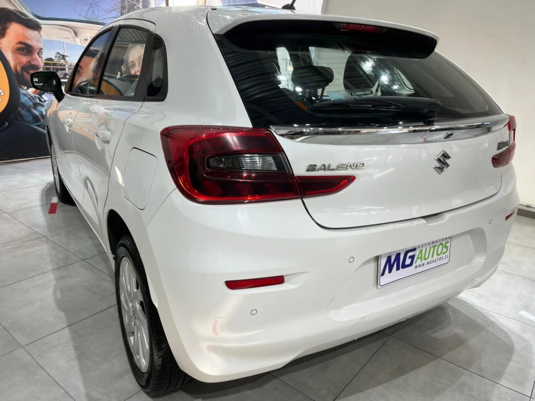 Suzuki New Baleno Gls Hb — foto 17 de 19