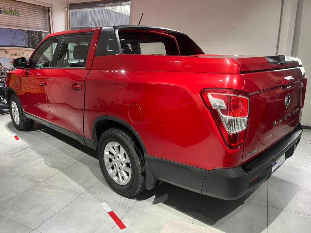 SsangYong Grand Musso — foto 5 de 20