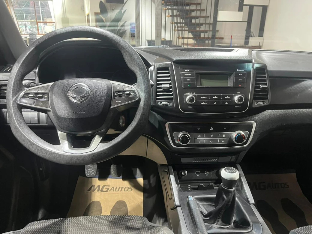 SsangYong Grand Musso — foto 7 de 20