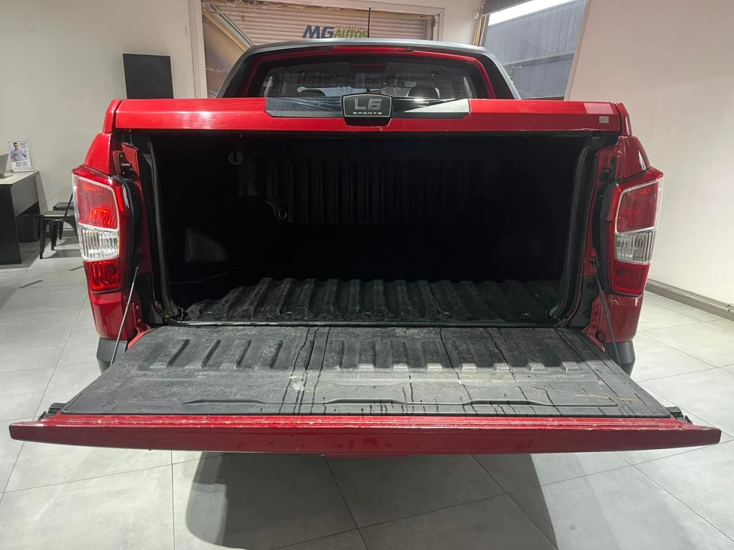 SsangYong Grand Musso — foto 13 de 20