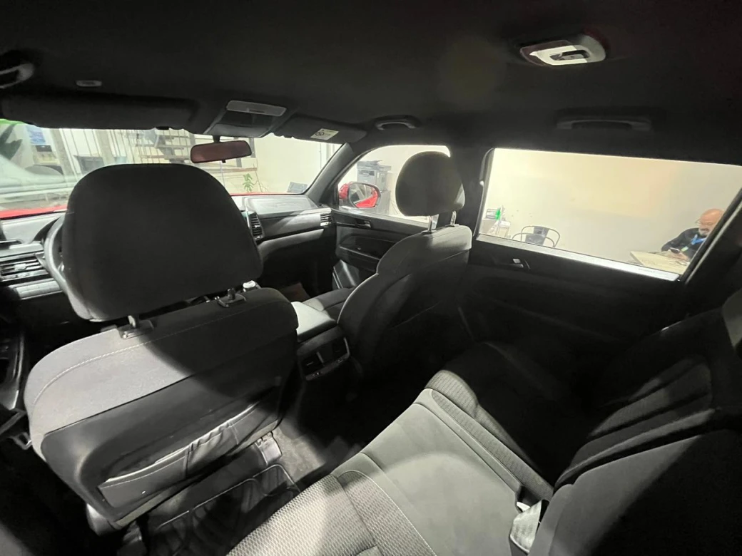 SsangYong Grand Musso — foto 16 de 20