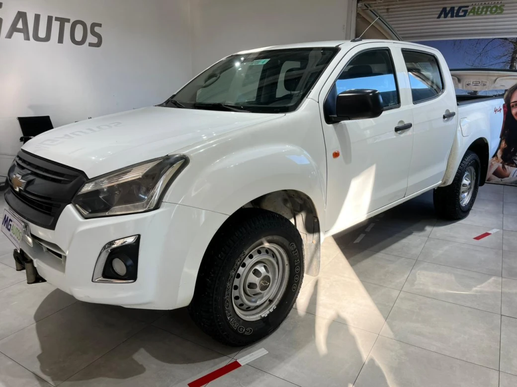 Chevrolet D Max — foto 3 de 20