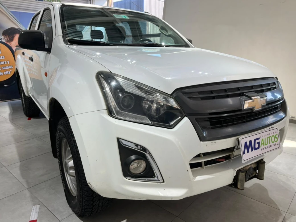 Chevrolet D Max — foto 4 de 20
