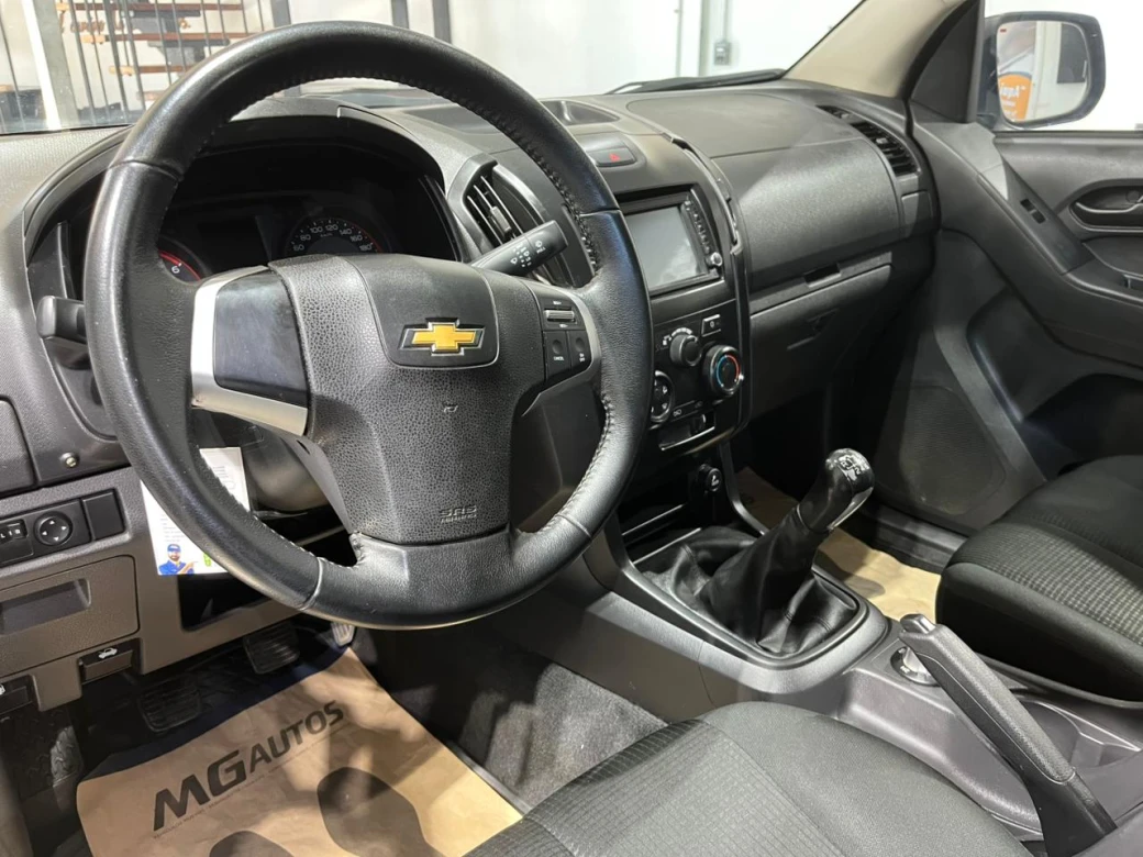 Chevrolet D Max — foto 9 de 20