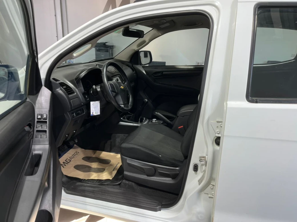 Chevrolet D Max — foto 10 de 20