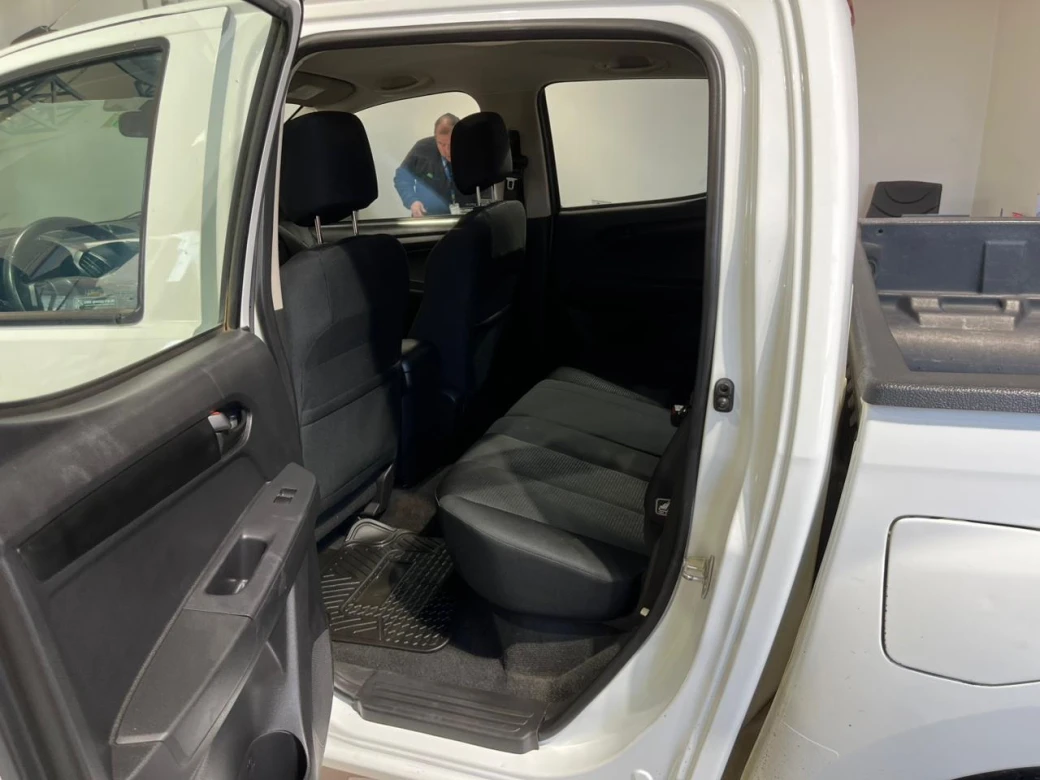 Chevrolet D Max — foto 11 de 20