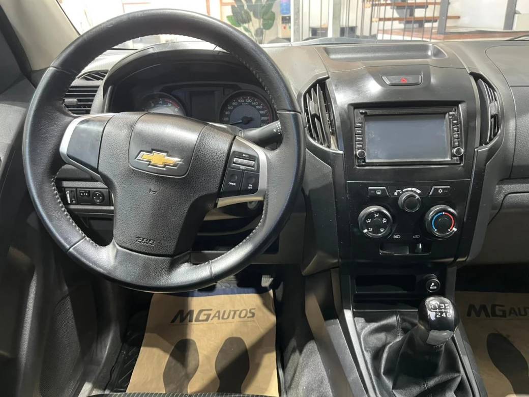 Chevrolet D Max — foto 14 de 20