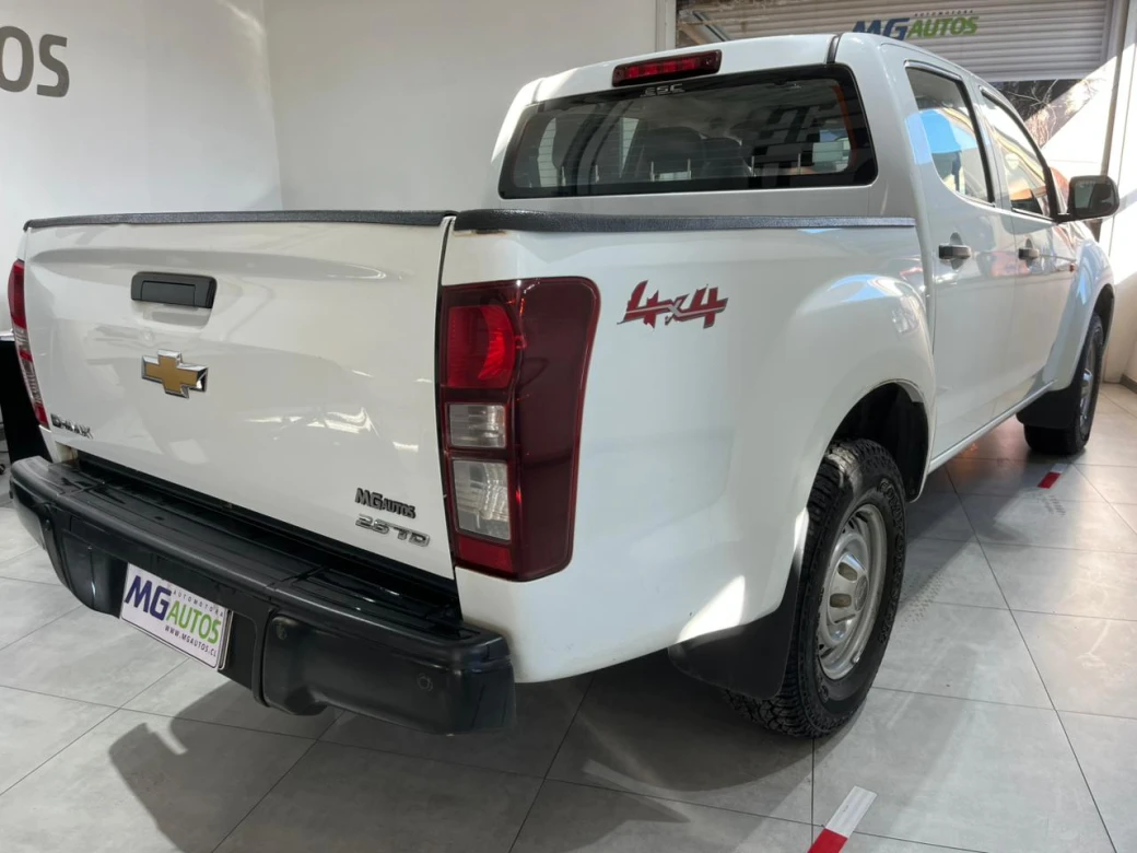 Chevrolet D Max — foto 16 de 20