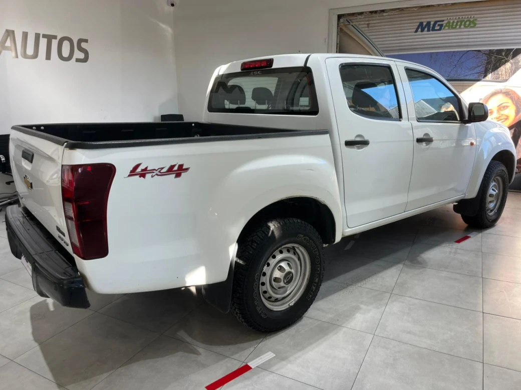 Chevrolet D Max — foto 17 de 20