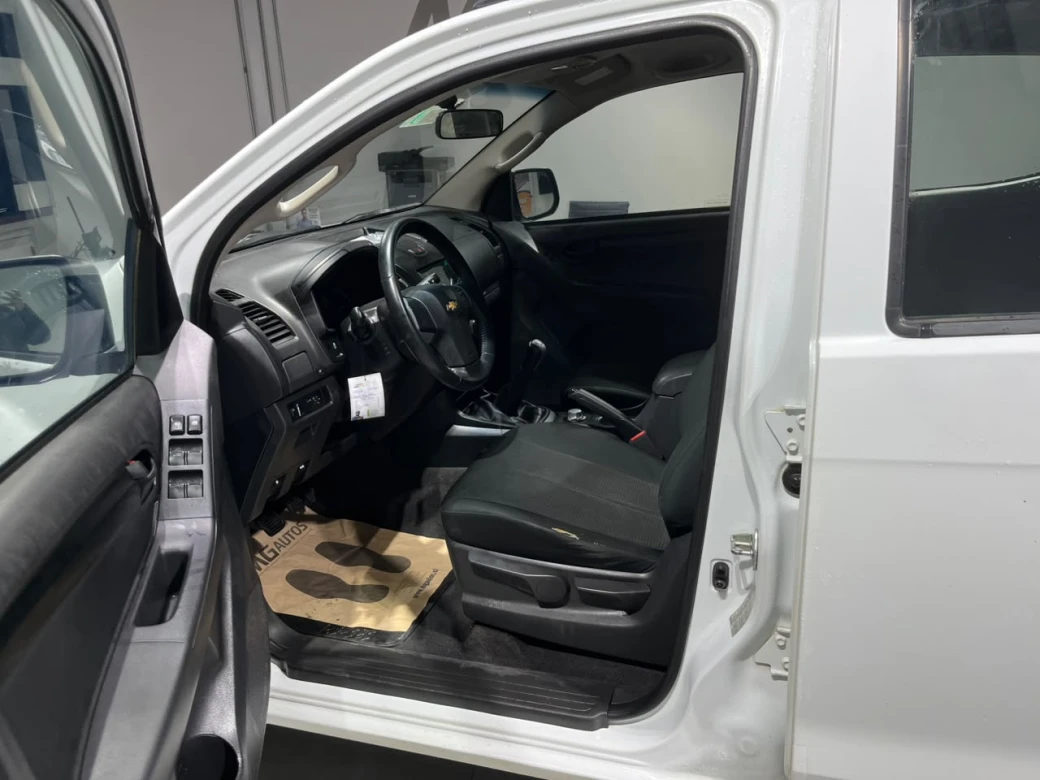Chevrolet D Max — foto 4 de 17