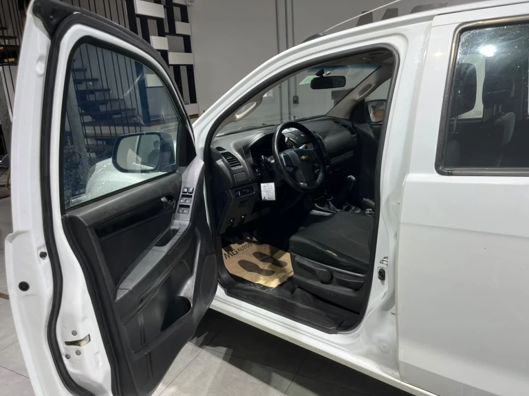 Chevrolet D Max — foto 8 de 17