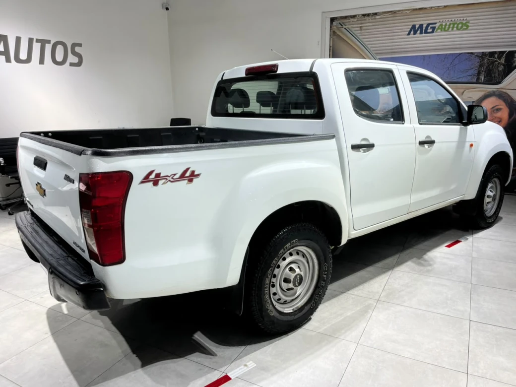 Chevrolet D Max — foto 17 de 17