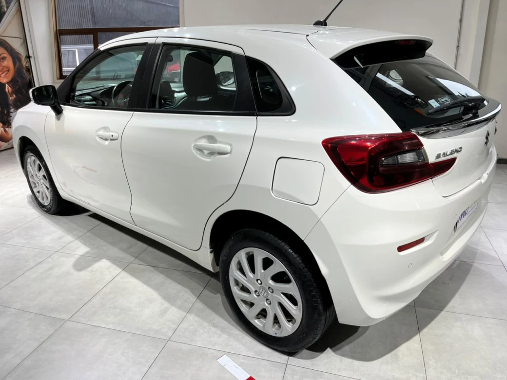 Suzuki New Baleno Gls Hb — foto 5 de 32