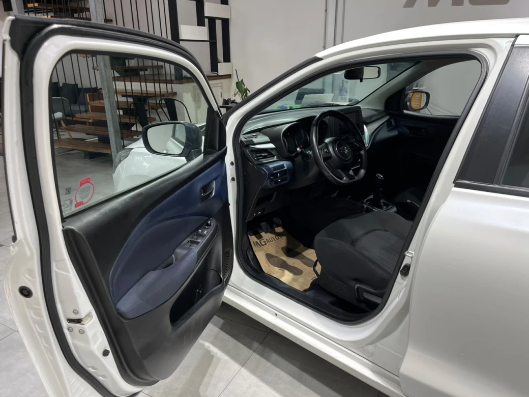 Suzuki New Baleno Gls Hb — foto 7 de 32