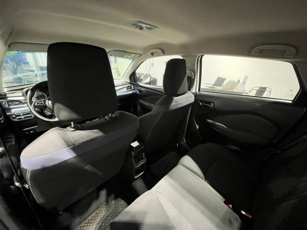 Suzuki New Baleno Gls Hb — foto 11 de 32