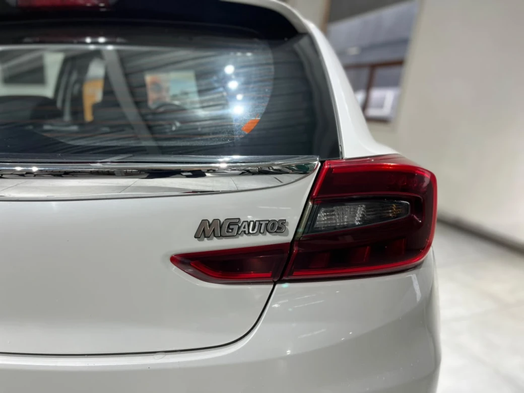 Suzuki New Baleno Gls Hb — foto 15 de 32