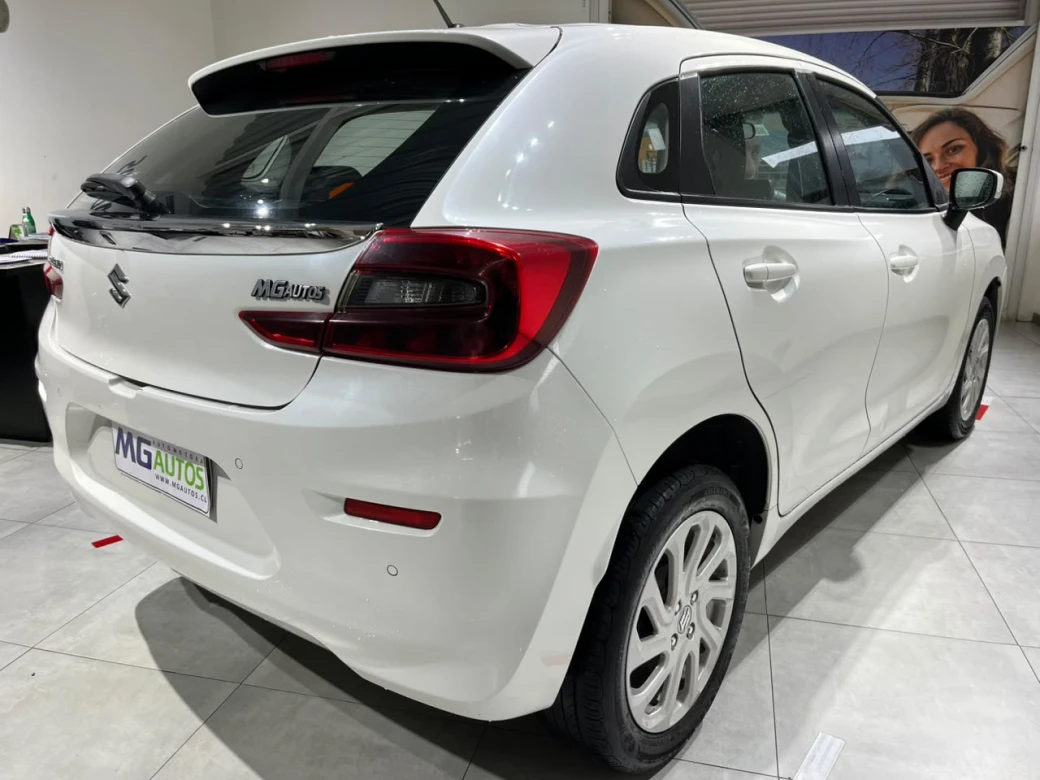 Suzuki New Baleno Gls Hb — foto 17 de 32