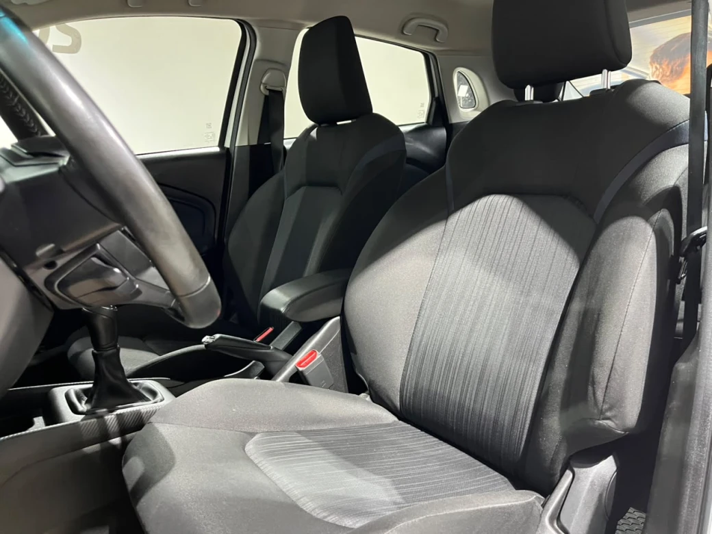 Suzuki New Baleno Gls Hb — foto 18 de 32