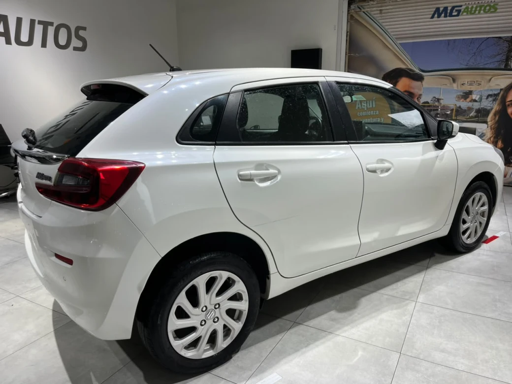 Suzuki New Baleno Gls Hb — foto 23 de 32