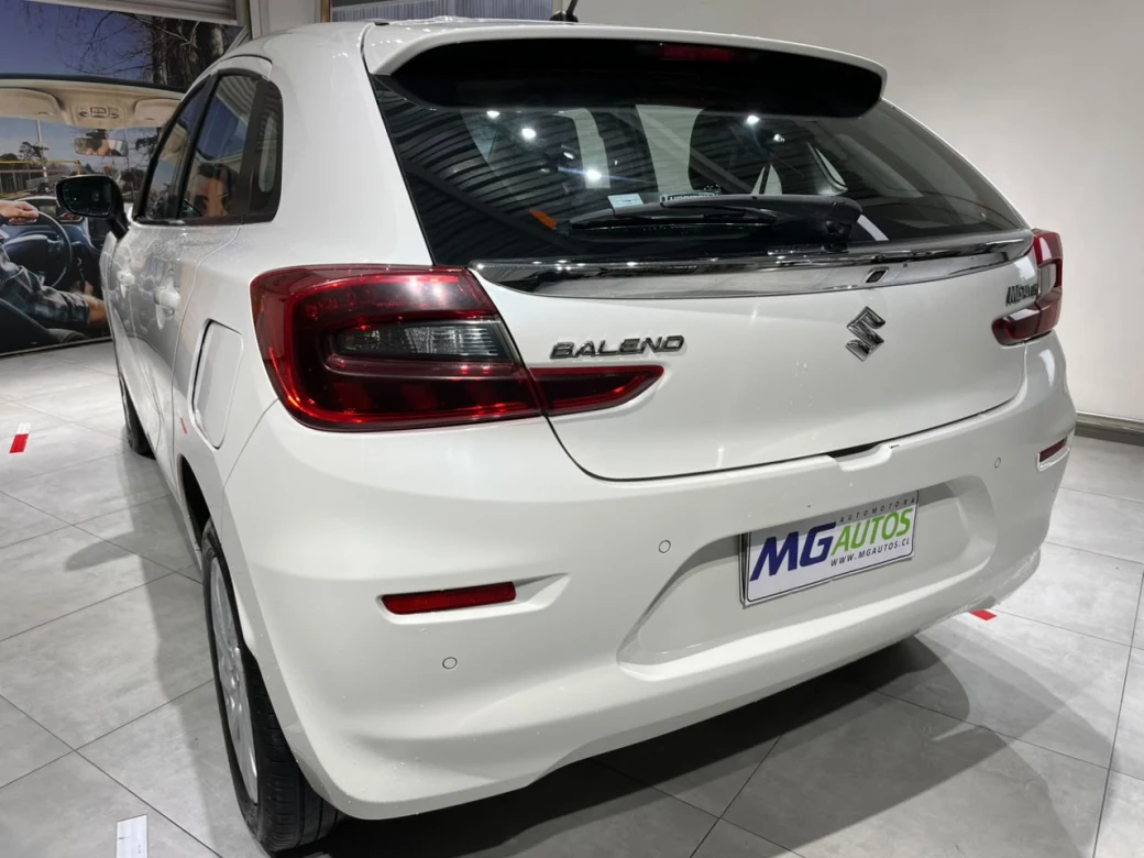 Suzuki New Baleno Gls Hb — foto 28 de 32