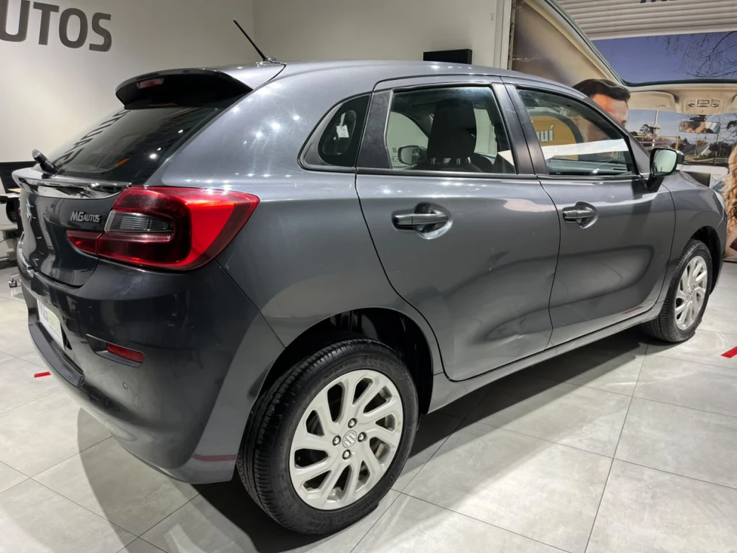 Suzuki New Baleno Gls Hb — foto 16 de 29