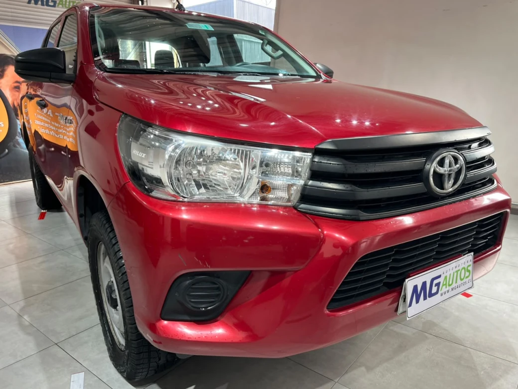 Toyota Hilux D Cab — foto 3 de 38