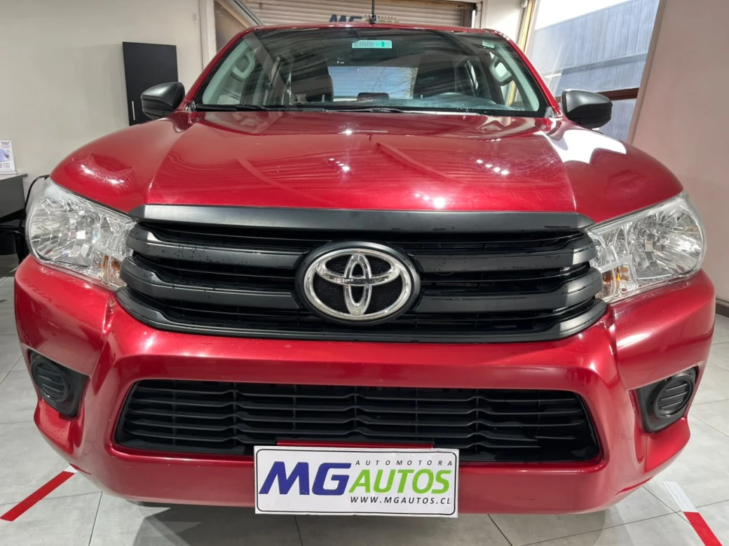 Toyota Hilux D Cab — foto 4 de 38