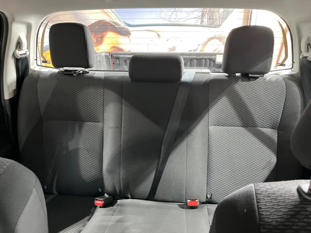 Toyota Hilux D Cab — foto 8 de 38