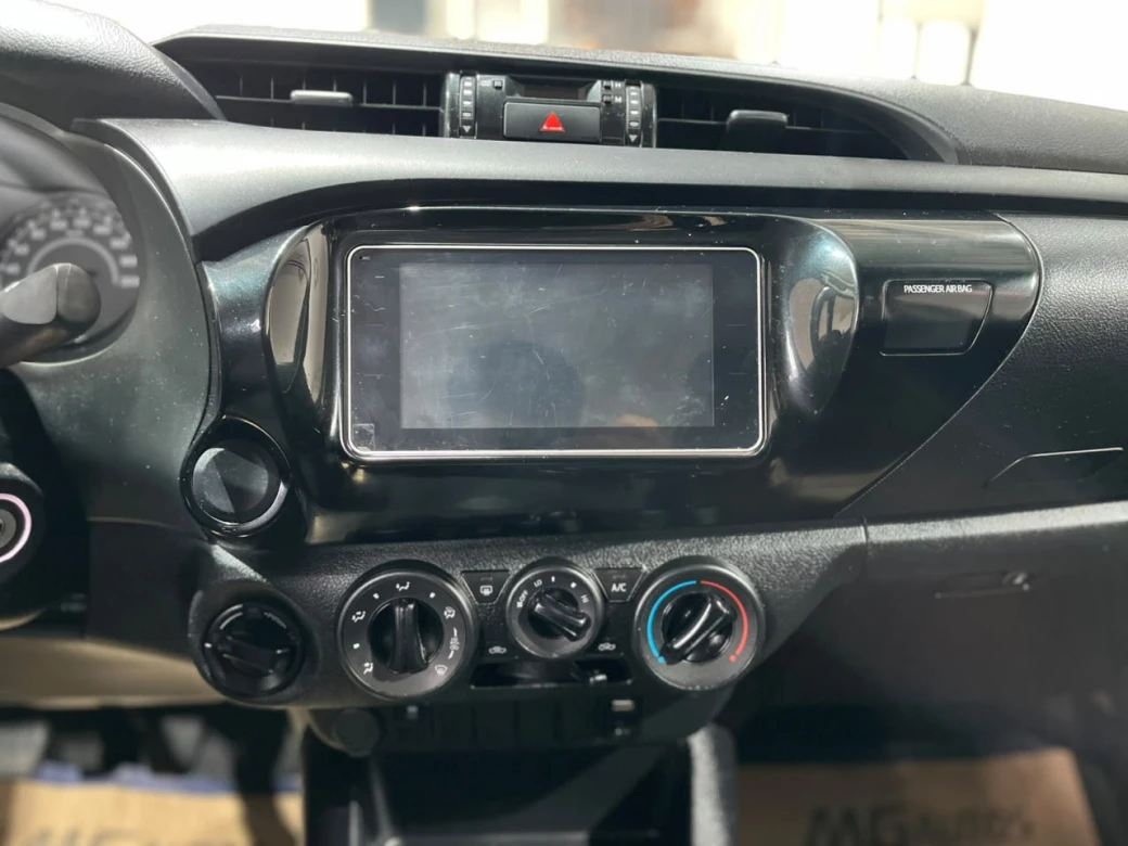Toyota Hilux D Cab — foto 16 de 38