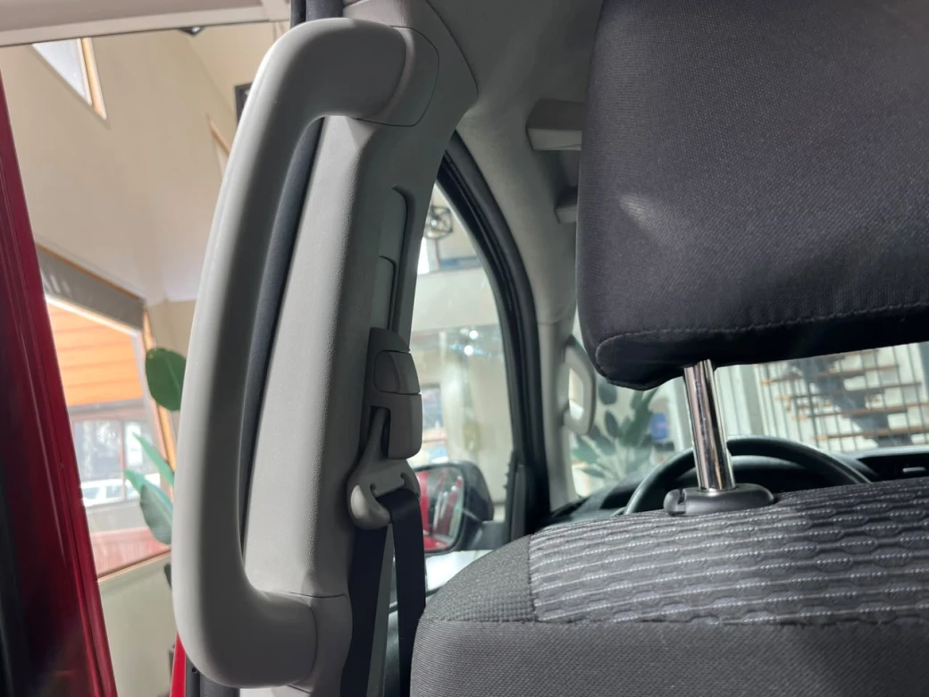 Toyota Hilux D Cab — foto 25 de 38
