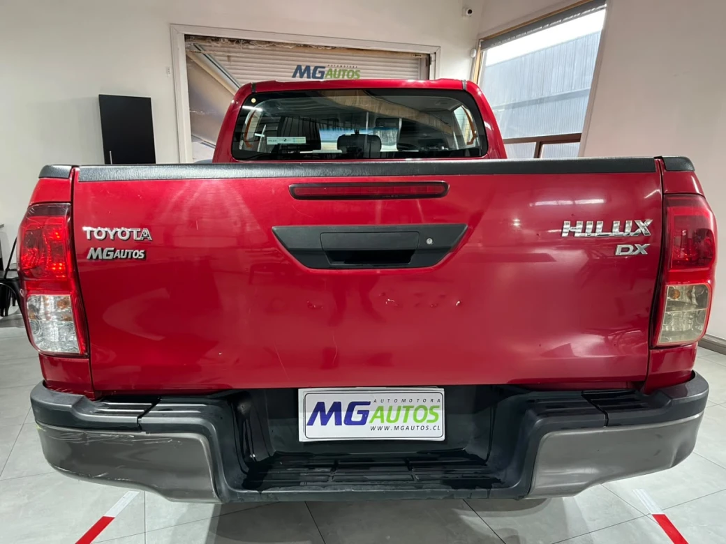 Toyota Hilux D Cab — foto 29 de 38