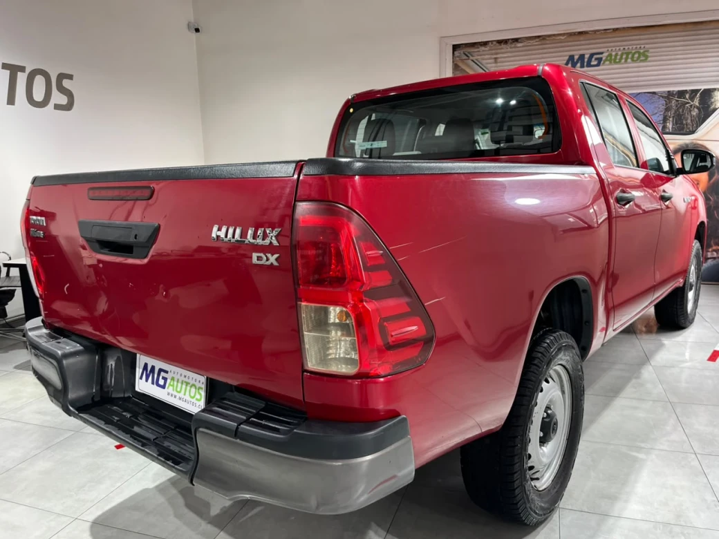 Toyota Hilux D Cab — foto 30 de 38