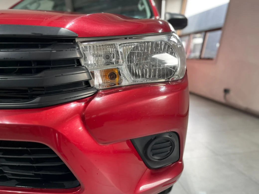 Toyota Hilux D Cab — foto 32 de 38