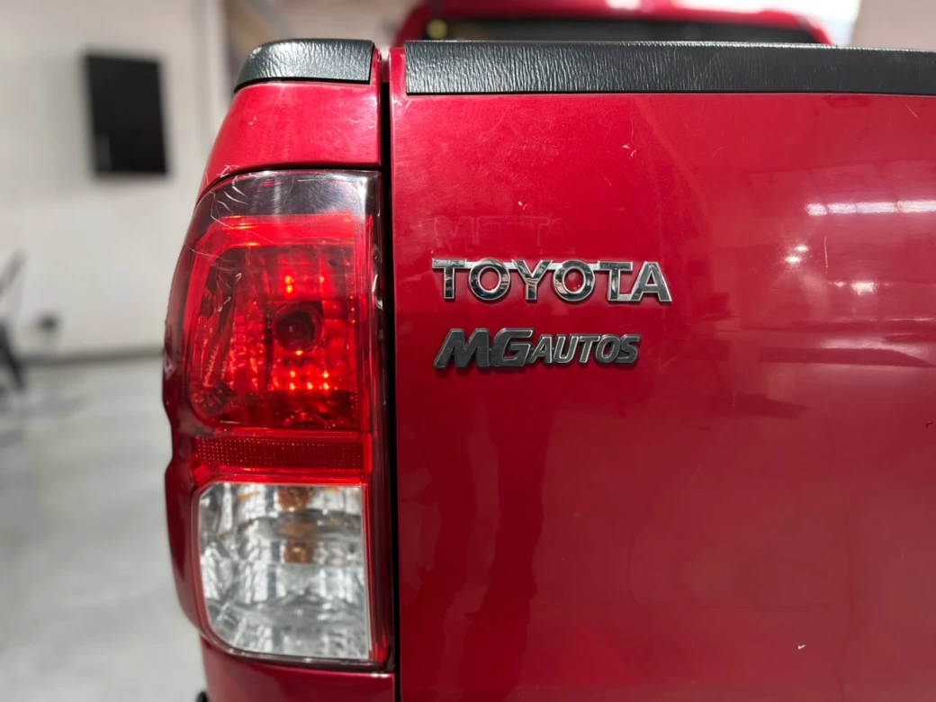 Toyota Hilux D Cab — foto 35 de 38